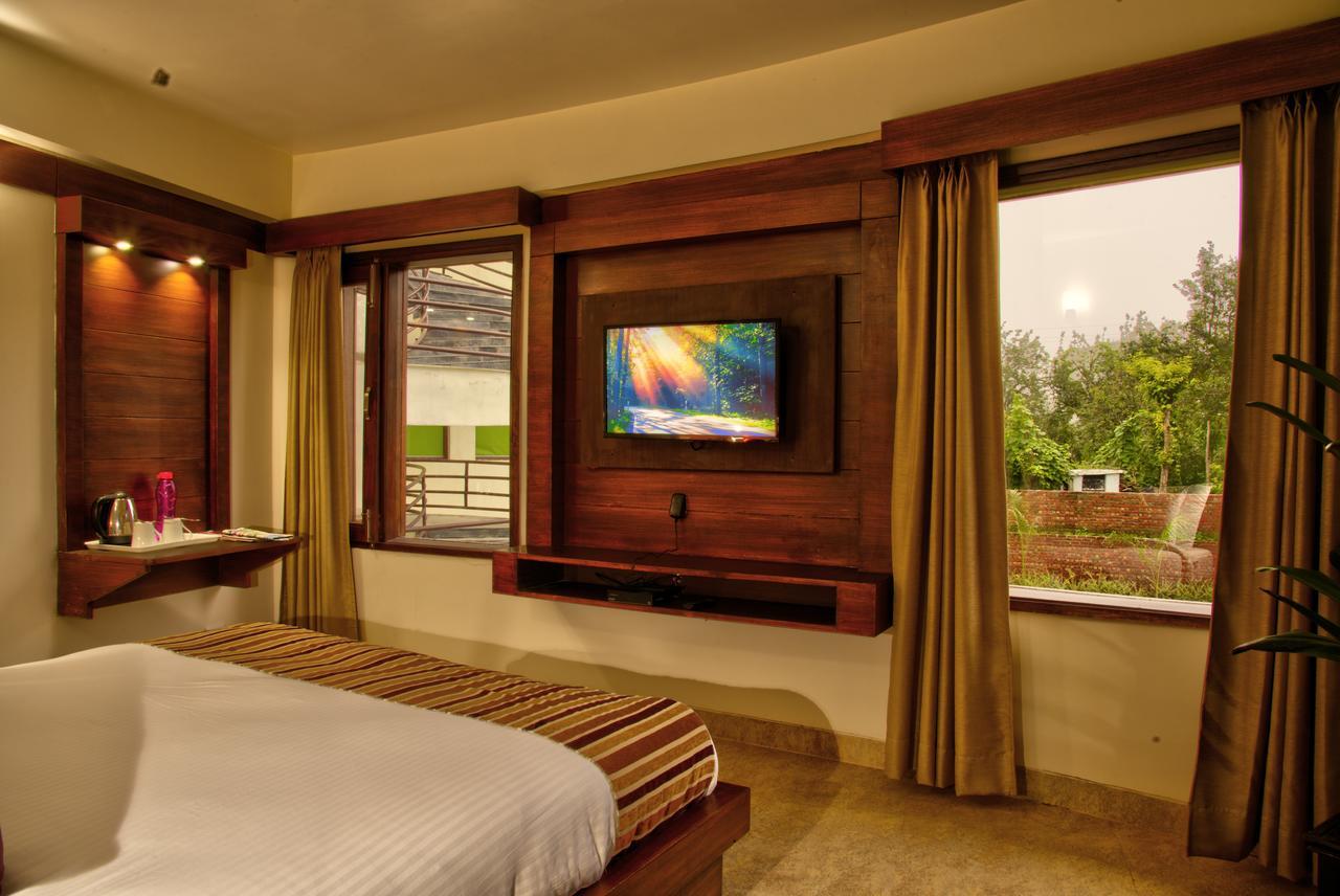 The Palm Resort-Luxuria Nainital Exterior foto